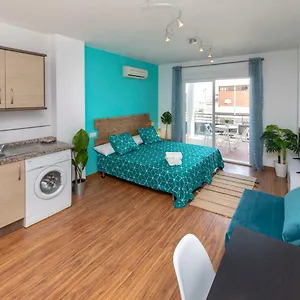 Apartment Paradise By The Sea Loft, Málaga